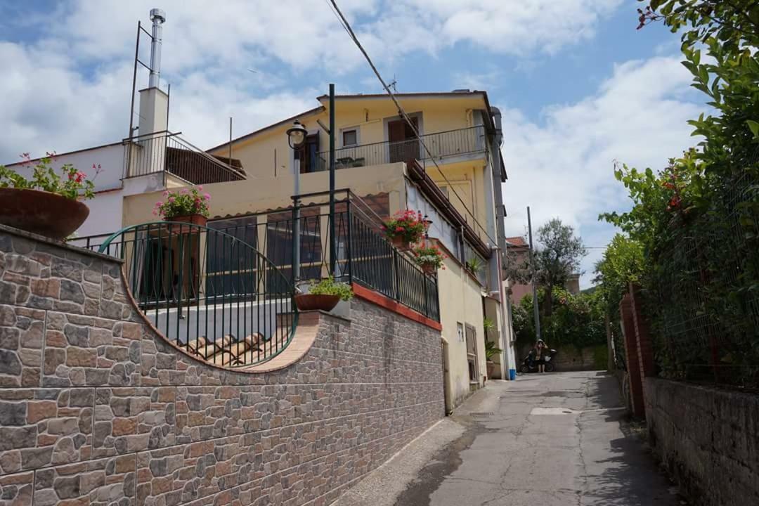 Mont E Case Da Martina Vico Equense Bagian luar foto